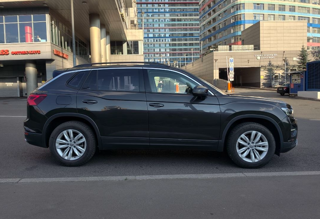 Аренда volkswagen tayron комфорт класса 2021 года в городе Москва Щелковская от 4000 руб./сутки, передний привод, двигатель: бензин, объем 1395 литров, ОСАГО (Мультидрайв), без водителя, недорого, вид 5 - RentRide