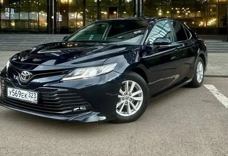 Аренда toyota camry комфорт класса 2018 года в городе Москва Нагорная от 4720 руб./сутки, передний привод, двигатель: бензин, объем 2.5 литров, ОСАГО (Впишу в полис), без водителя, недорого, вид 2 - RentRide