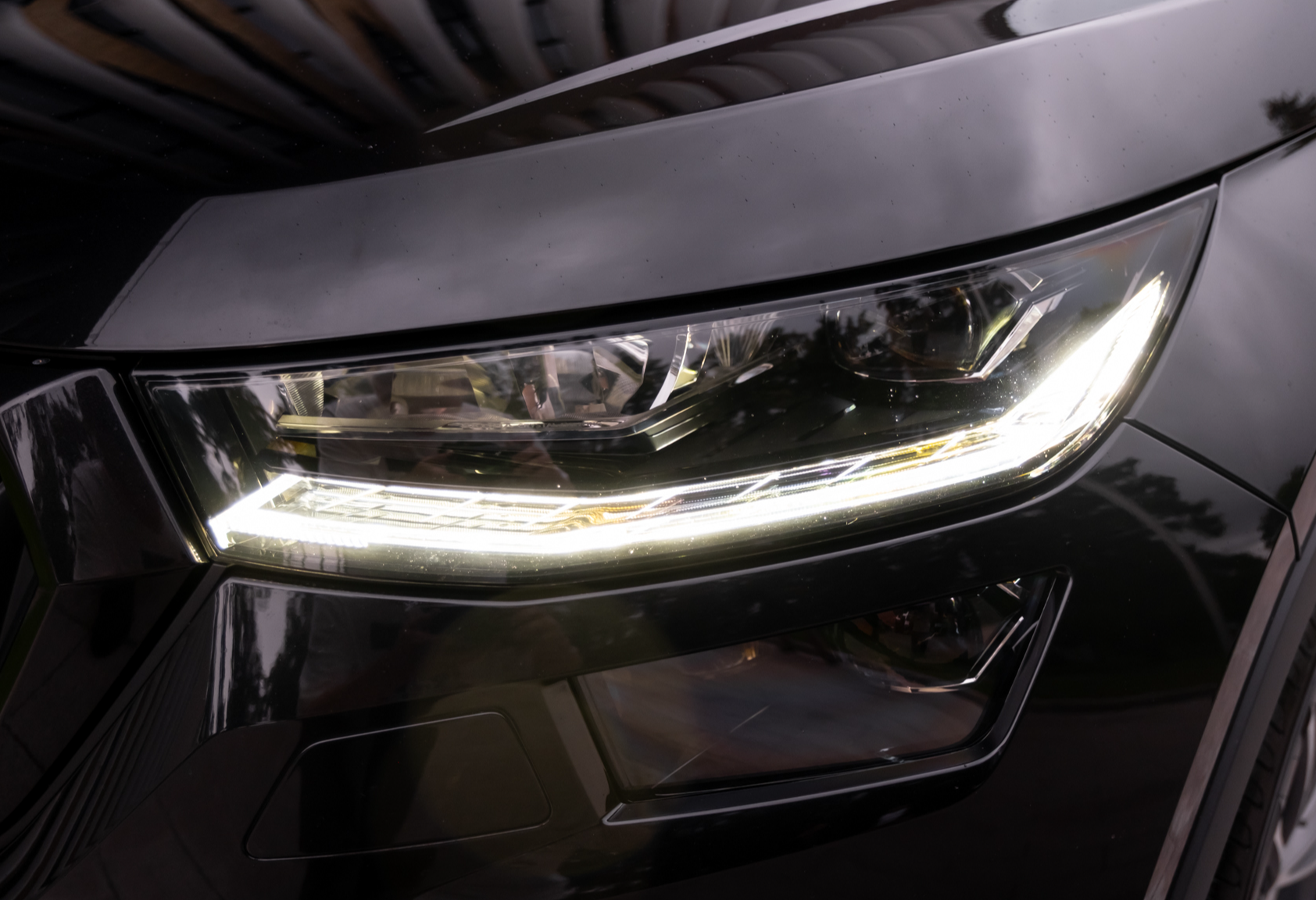 Аренда skoda kodiaq комфорт класса 2022 года в городе Москва Тульская от 6900 руб./сутки, полный привод, двигатель: бензин, объем 1.4 литра, каско (Мультидрайв), ОСАГО (Мультидрайв), без водителя, недорого, вид 2 - RentRide
