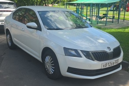 Прокат авто skoda octavia эконом класса 2017 года в городе Москва Нагорная от 3040 руб./сутки, передний привод, двигатель: бензин, объем 1.6 литров, ОСАГО (Впишу в полис), без водителя, недорого - RentRide