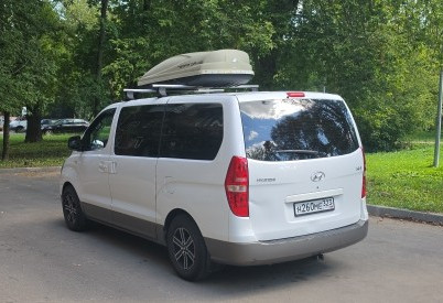 Аренда hyundai h-1 2012 года в городе Москва Нагорная от 5600 руб./сутки, задний привод, двигатель: дизель, объем 2.5 литров, ОСАГО (Впишу в полис), без водителя, недорого, вид 4 - RentRide