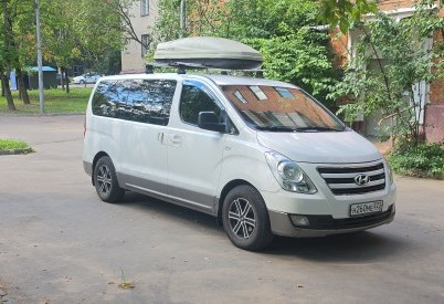 Аренда hyundai h-1 2012 года в городе Москва Нагорная от 5600 руб./сутки, задний привод, двигатель: дизель, объем 2.5 литров, ОСАГО (Впишу в полис), без водителя, недорого, вид 8 - RentRide