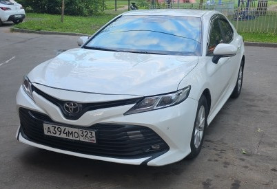 Аренда toyota camry комфорт класса 2019 года в городе Москва Нагорная от 4720 руб./сутки, передний привод, двигатель: бензин, объем 2 литра, ОСАГО (Впишу в полис), без водителя, недорого, вид 2 - RentRide