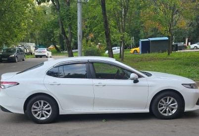 Аренда toyota camry комфорт класса 2019 года в городе Москва Нагорная от 4720 руб./сутки, передний привод, двигатель: бензин, объем 2 литра, ОСАГО (Впишу в полис), без водителя, недорого, вид 8 - RentRide
