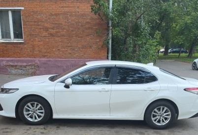 Аренда toyota camry комфорт класса 2019 года в городе Москва Нагорная от 4720 руб./сутки, передний привод, двигатель: бензин, объем 2 литра, ОСАГО (Впишу в полис), без водителя, недорого, вид 6 - RentRide