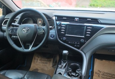 Аренда toyota camry комфорт класса 2019 года в городе Москва Нагорная от 4720 руб./сутки, передний привод, двигатель: бензин, объем 2 литра, ОСАГО (Впишу в полис), без водителя, недорого, вид 10 - RentRide