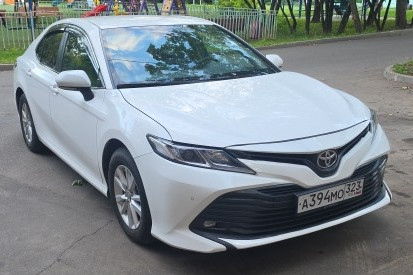 Прокат авто toyota camry комфорт класса 2019 года в городе Москва Нагорная от 4720 руб./сутки, передний привод, двигатель: бензин, объем 2 литра, ОСАГО (Впишу в полис), без водителя, недорого - RentRide
