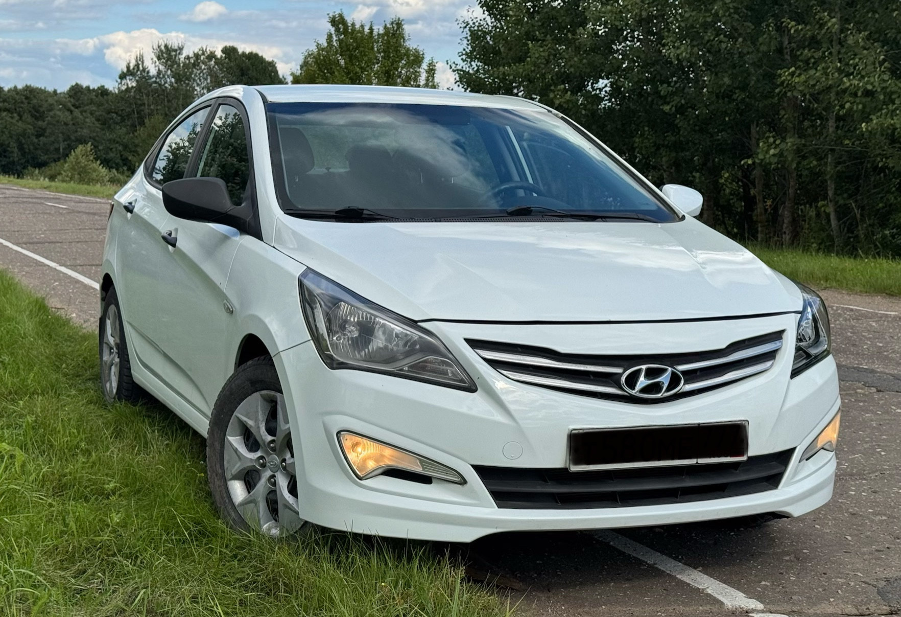 Аренда hyundai solaris эконом класса 2014 года в городе Москва Бауманская от 2400 руб./сутки, передний привод, двигатель: бензин, объем 1.4 литра, ОСАГО (Впишу в полис), без водителя, недорого, вид 5 - RentRide