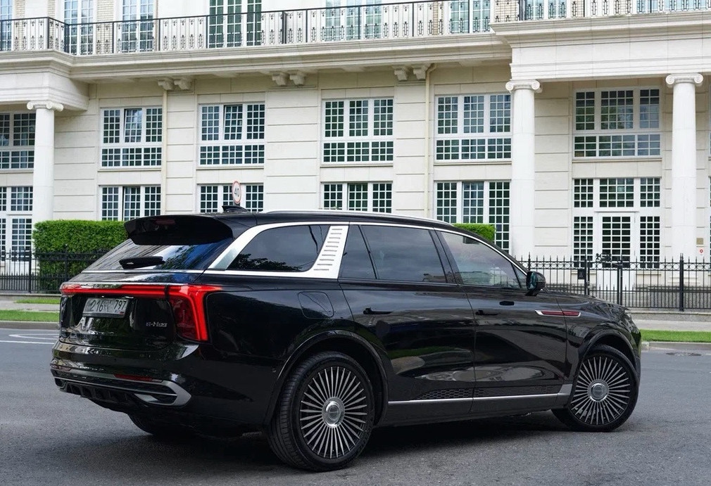 Аренда hongqi e-hs9 премиум класса 2021 года в городе Москва Домодедовская от 17000 руб./сутки, полный привод, двигатель: электро, без водителя, недорого, вид 5 - RentRide