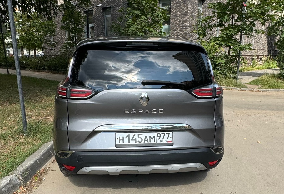Аренда renault espace эконом класса 2018 года в городе Москва Бабушкинская от 6800 руб./сутки, передний привод, двигатель: дизель, объем 2.5 литров, ОСАГО (Впишу в полис), без водителя, недорого, вид 3 - RentRide