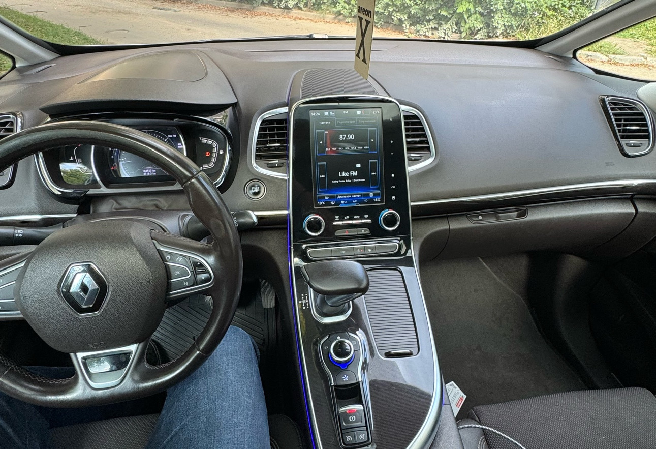 Аренда renault espace эконом класса 2018 года в городе Москва Бабушкинская от 6800 руб./сутки, передний привод, двигатель: дизель, объем 2.5 литров, ОСАГО (Впишу в полис), без водителя, недорого, вид 7 - RentRide