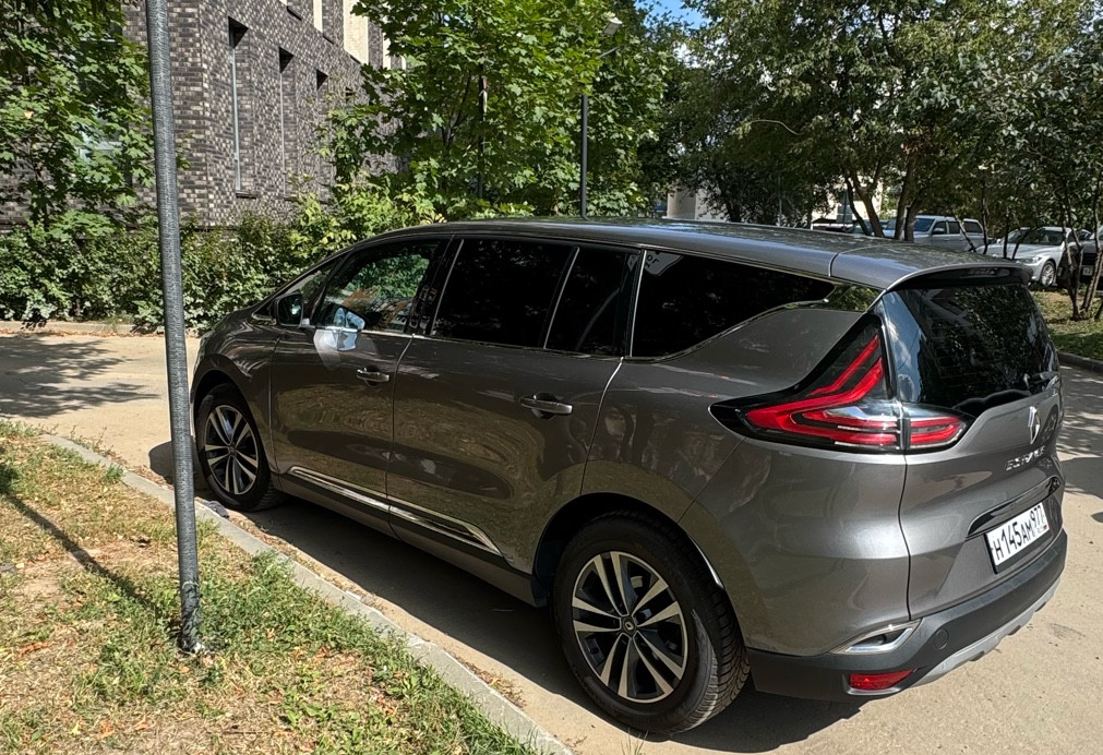 Аренда renault espace эконом класса 2018 года в городе Москва Бабушкинская от 6800 руб./сутки, передний привод, двигатель: дизель, объем 2.5 литров, ОСАГО (Впишу в полис), без водителя, недорого, вид 2 - RentRide