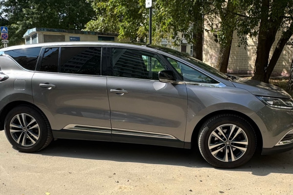 Прокат авто renault espace эконом класса 2018 года в городе Москва Бабушкинская от 6800 руб./сутки, передний привод, двигатель: дизель, объем 2.5 литров, ОСАГО (Впишу в полис), без водителя, недорого - RentRide