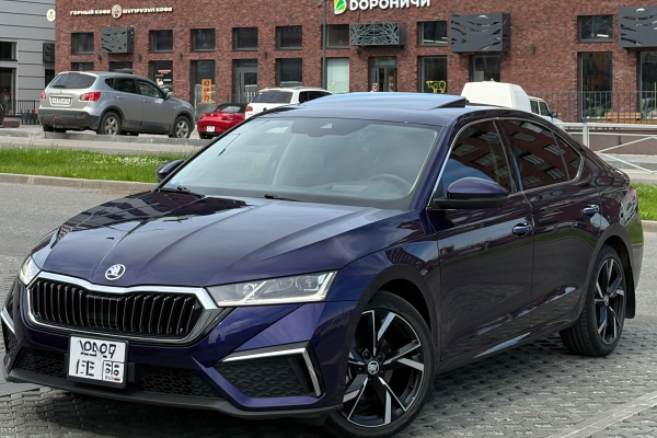 Прокат авто skoda octavia эконом класса 2021 года в городе Киров от 4400 руб./сутки, передний привод, двигатель: бензин, объем 1.4 литра, каско (Впишу в полис), ОСАГО (Мультидрайв), без водителя, недорого - RentRide