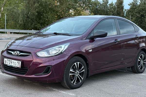 Прокат авто hyundai solaris эконом класса 2012 года в городе Москва Бабушкинская от 2160 руб./сутки, передний привод, двигатель: бензин, объем 1.6 литров, ОСАГО (Мультидрайв), без водителя, недорого - RentRide