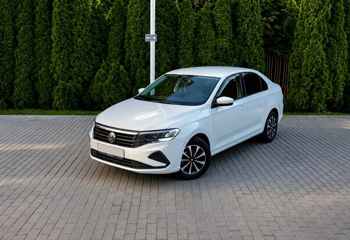 Аренда volkswagen polo эконом класса 2020 года в городе Москва Перово от 2720 руб./сутки, передний привод, двигатель: бензин, объем 1.6 литров, ОСАГО (Впишу в полис), без водителя, недорого - RentRide