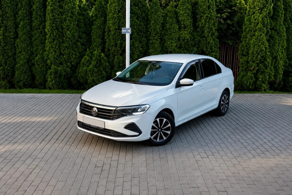 Прокат авто volkswagen polo эконом класса 2020 года в городе Москва Перово от 2720 руб./сутки, передний привод, двигатель: бензин, объем 1.6 литров, ОСАГО (Впишу в полис), без водителя, недорого - RentRide