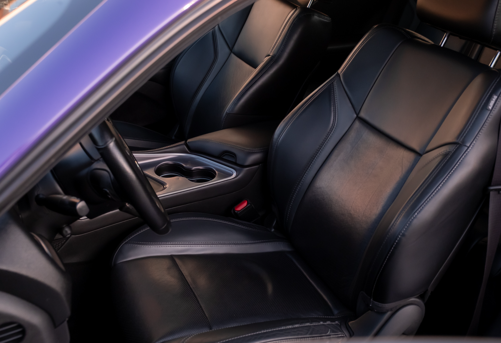 Аренда dodge challenger премиум класса 2019 года в городе Москва Тульская от 10800 руб./сутки, задний привод, двигатель: бензин, объем 3.6 литров, каско (Мультидрайв), ОСАГО (Мультидрайв), без водителя, недорого, вид 8 - RentRide