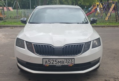 Аренда skoda octavia эконом класса 2018 года в городе Москва Нагорная от 3200 руб./сутки, передний привод, двигатель: бензин, объем 1.6 литров, ОСАГО (Впишу в полис), без водителя, недорого, вид 3 - RentRide