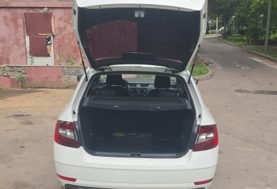 Аренда skoda octavia эконом класса 2018 года в городе Москва Нагорная от 3200 руб./сутки, передний привод, двигатель: бензин, объем 1.6 литров, ОСАГО (Впишу в полис), без водителя, недорого, вид 9 - RentRide