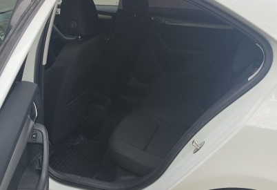 Аренда skoda octavia эконом класса 2018 года в городе Москва Нагорная от 3200 руб./сутки, передний привод, двигатель: бензин, объем 1.6 литров, ОСАГО (Впишу в полис), без водителя, недорого, вид 10 - RentRide