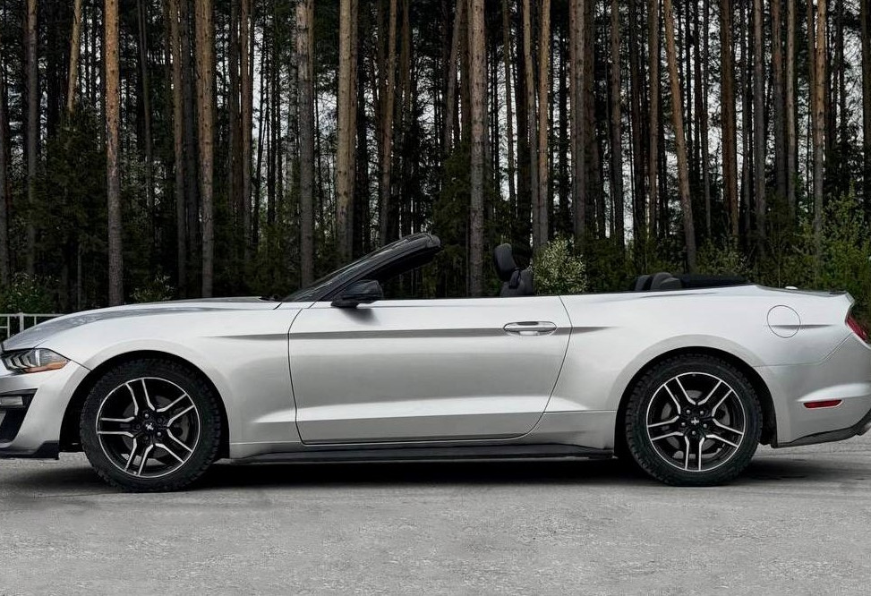 Аренда ford mustang премиум класса 2018 года в городе Москва Печатники от 11200 руб./сутки, задний привод, двигатель: бензин, объем 2.3 литра, каско (Впишу в полис), ОСАГО (Мультидрайв), без водителя, недорого, вид 5 - RentRide