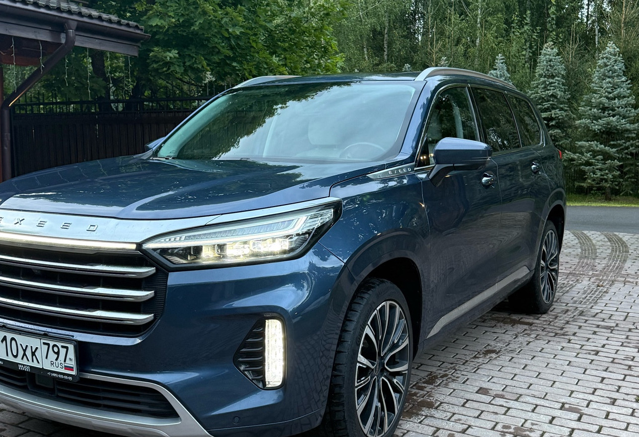 Аренда exeed vx бизнес класса 2022 года в городе Москва от 5600 руб./сутки, полный привод, двигатель: бензин, объем 2 литра, каско (Впишу в полис), ОСАГО (Впишу в полис), без водителя, недорого - RentRide