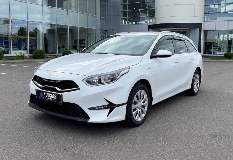 Аренда kia ceed комфорт класса 2022 года в городе Москва от 3200 руб./сутки, передний привод, двигатель: бензин, объем 1.6 литров, каско (Мультидрайв), ОСАГО (Мультидрайв), без водителя, недорого - RentRide