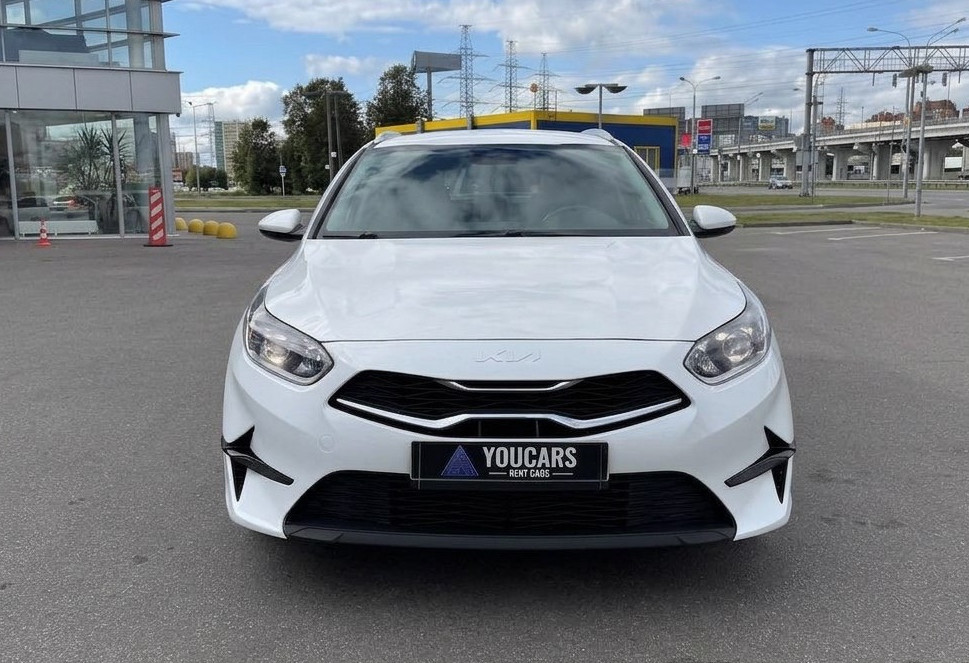 Аренда kia ceed комфорт класса 2022 года в городе Москва от 3200 руб./сутки, передний привод, двигатель: бензин, объем 1.6 литров, каско (Мультидрайв), ОСАГО (Мультидрайв), без водителя, недорого, вид 2 - RentRide