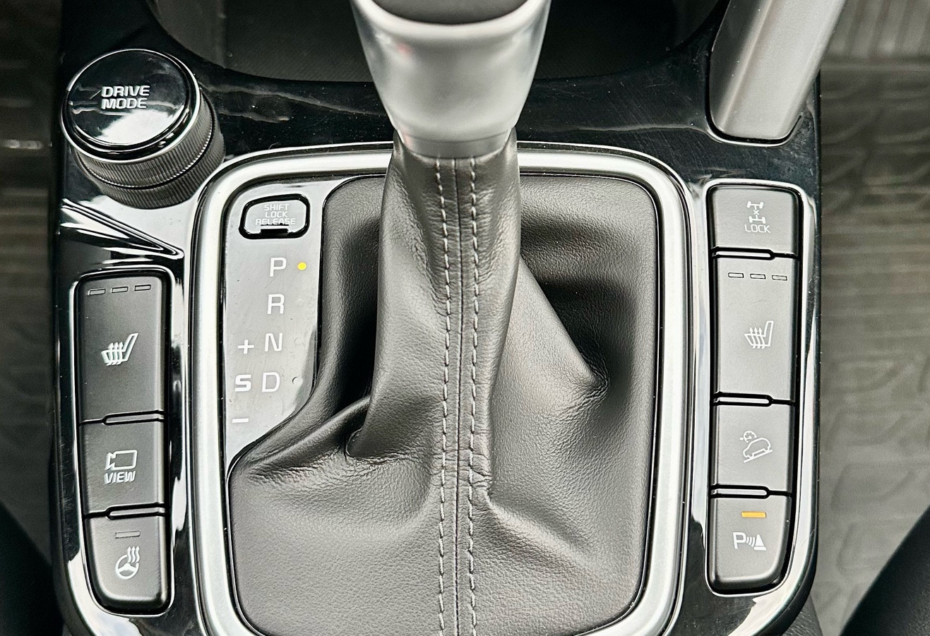 Аренда kia seltos комфорт класса 2022 года в городе Москва от 3400 руб./сутки, полный привод, двигатель: бензин, объем 2 литра, каско (Мультидрайв), ОСАГО (Мультидрайв), без водителя, недорого, вид 9 - RentRide