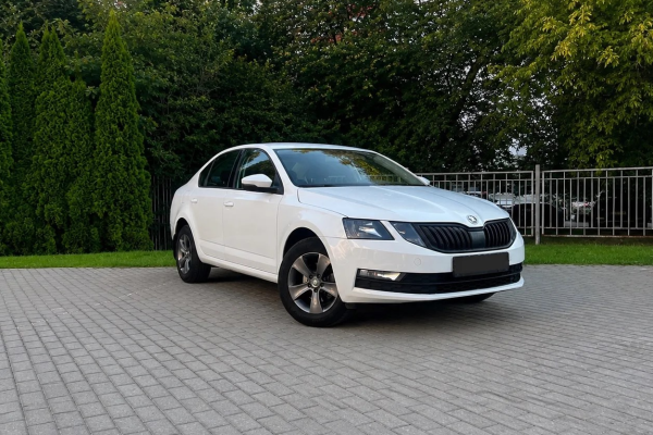 Прокат авто skoda octavia эконом класса 2020 года в городе Москва Перово от 3760 руб./сутки, передний привод, двигатель: бензин, объем 1.6 литров, ОСАГО (Впишу в полис), без водителя, недорого - RentRide