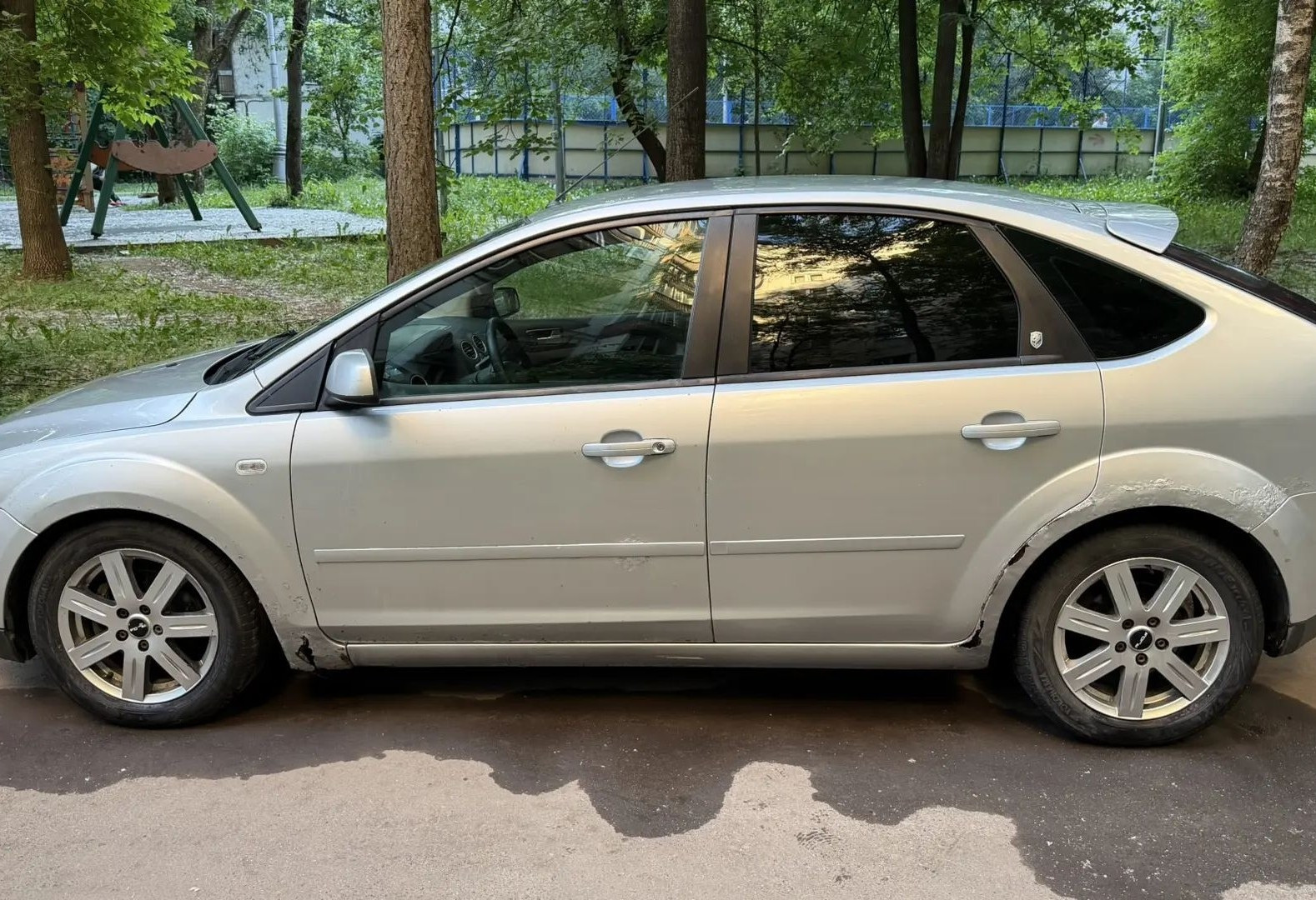Аренда ford focus эконом класса 2006 года в городе Москва Бульвар Рокоссовского от 2000 руб./сутки, передний привод, двигатель: бензин, объем 1.6 литров, ОСАГО (Мультидрайв), без водителя, недорого, вид 2 - RentRide