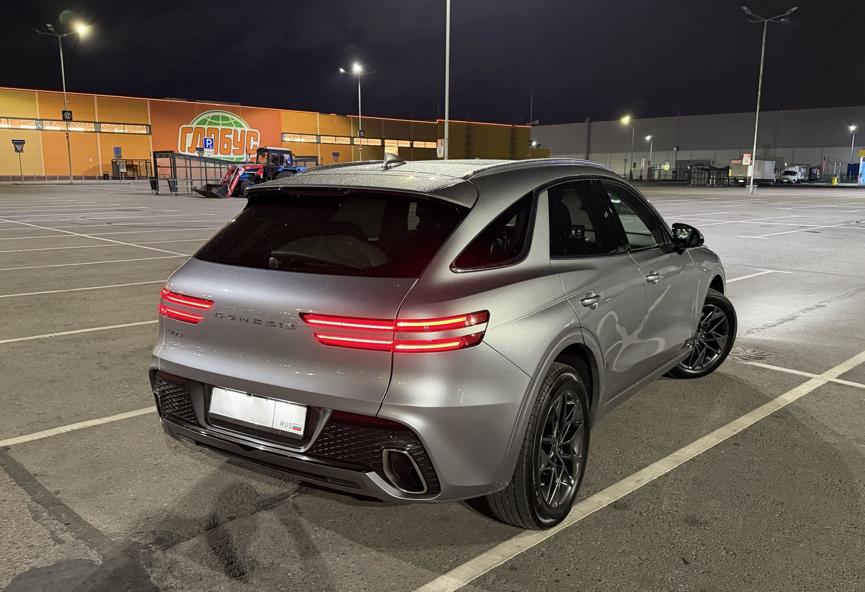 Аренда genesis gv70 бизнес класса 2023 года в городе Москва Котельники от 10400 руб./сутки, полный привод, двигатель: бензин, объем 2.5 литров, ОСАГО (Впишу в полис), без водителя, недорого, вид 3 - RentRide