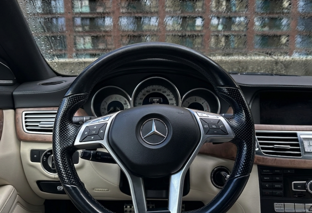Аренда mercedes-benz cls бизнес класса 2013 года в городе Москва Братиславская от 7600 руб./сутки, полный привод, двигатель: дизель, объем 3 литра, каско (Мультидрайв), ОСАГО (Мультидрайв), без водителя, недорого, вид 9 - RentRide