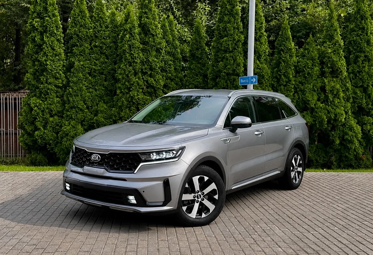 Аренда kia sorento комфорт класса 2020 года в городе Москва Перово от 4400 руб./сутки, полный привод, двигатель: дизель, объем 2.2 литра, каско (Впишу в полис), ОСАГО (Впишу в полис), без водителя, недорого - RentRide