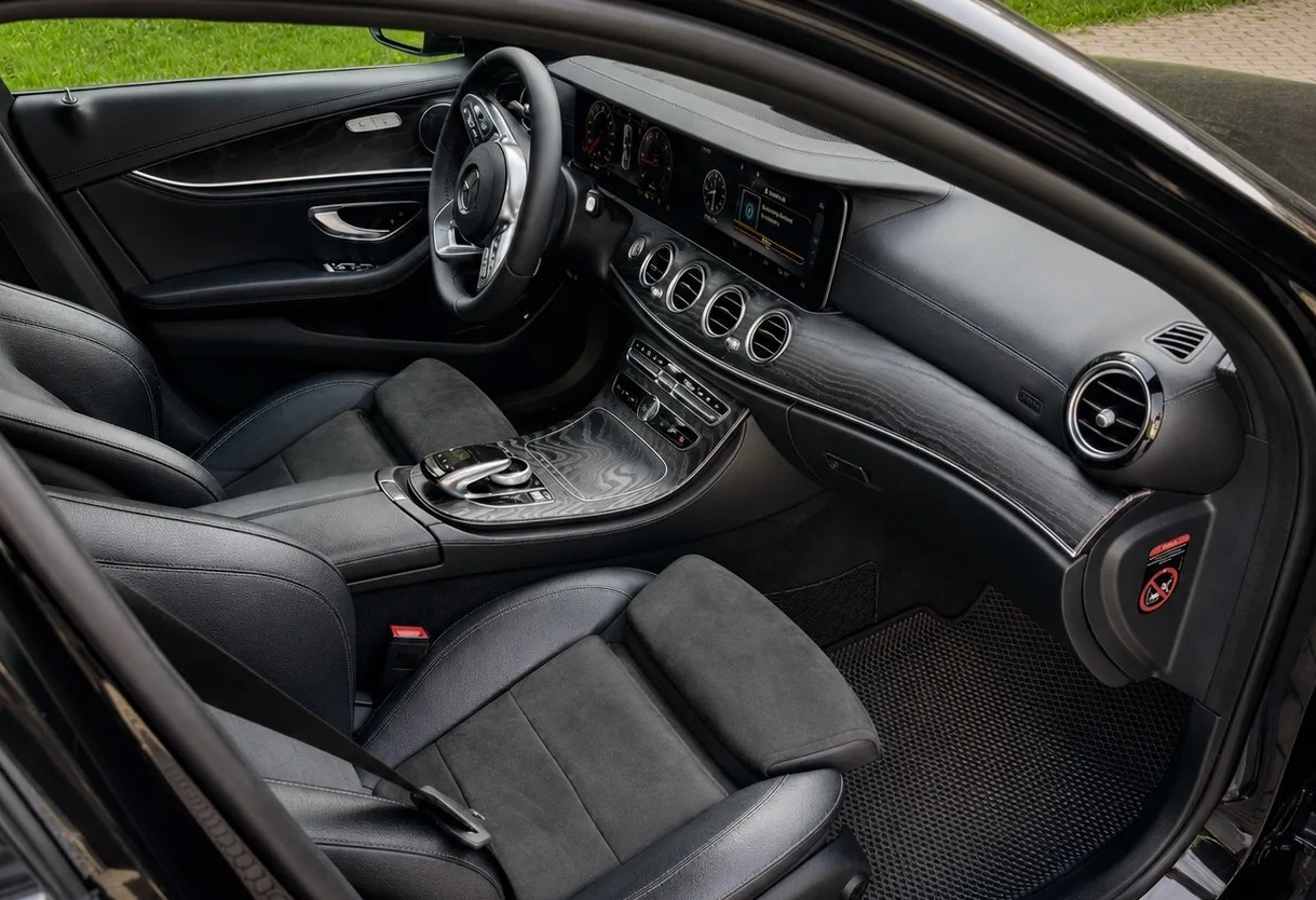 Аренда mercedes-benz e-klass бизнес класса 2019 года в городе Москва Перово от 4798 руб./сутки, полный привод, двигатель: дизель, объем 2 литра, ОСАГО (Впишу в полис), без водителя, недорого, вид 4 - RentRide