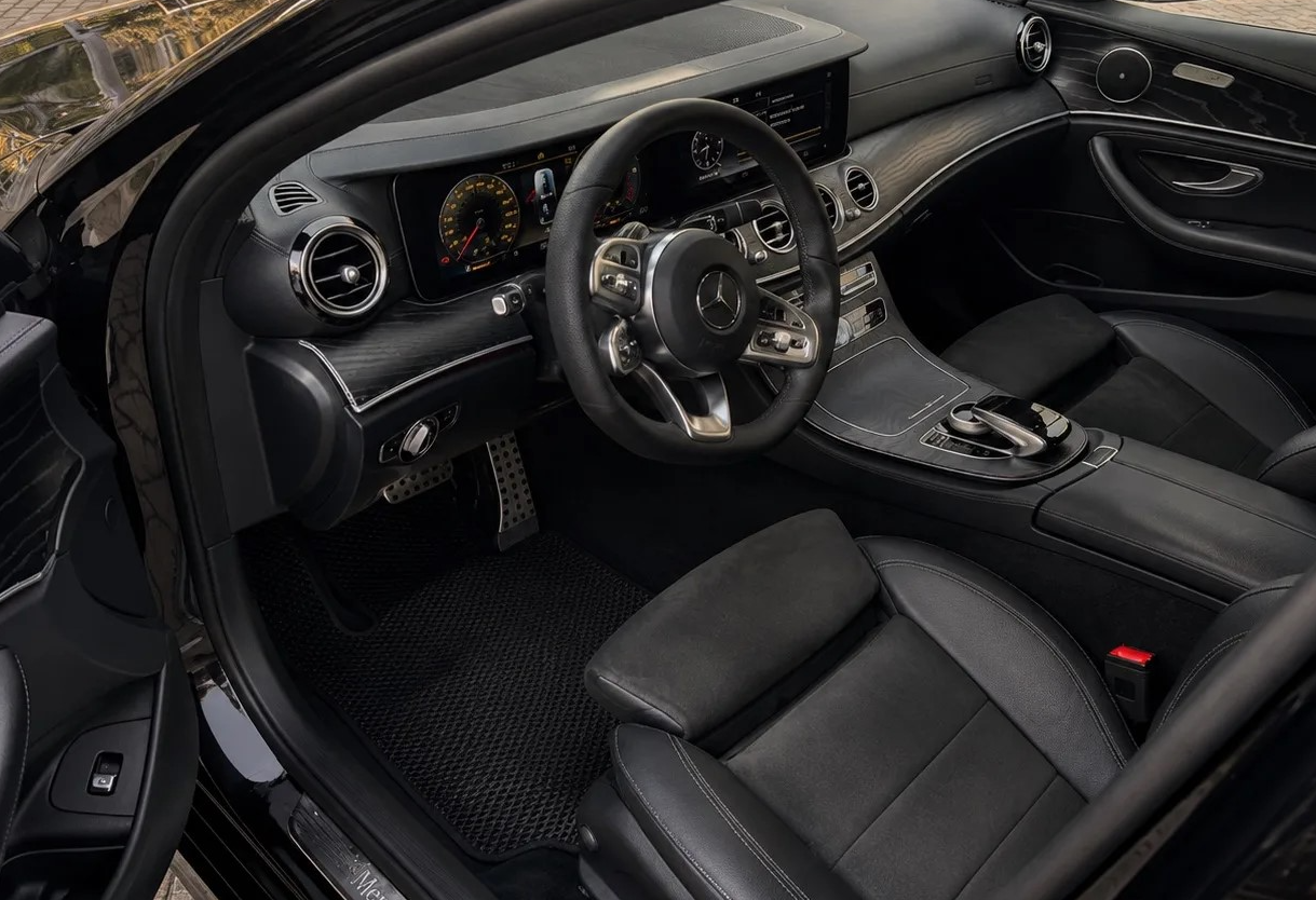 Аренда mercedes-benz e-klass бизнес класса 2019 года в городе Москва Перово от 4798 руб./сутки, полный привод, двигатель: дизель, объем 2 литра, ОСАГО (Впишу в полис), без водителя, недорого, вид 3 - RentRide