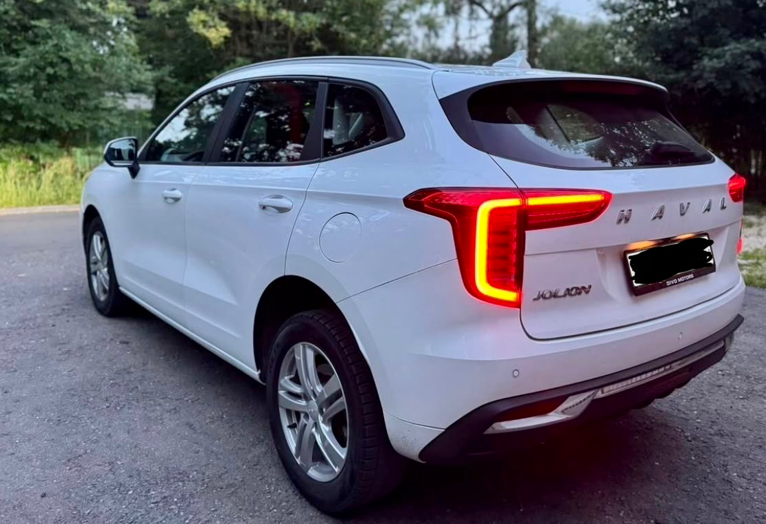 Аренда haval jolion эконом класса 2022 года в городе Москва Саларьево от 2950 руб./сутки, передний привод, двигатель: бензин, объем 1.5 литров, ОСАГО (Мультидрайв), без водителя, недорого, вид 2 - RentRide