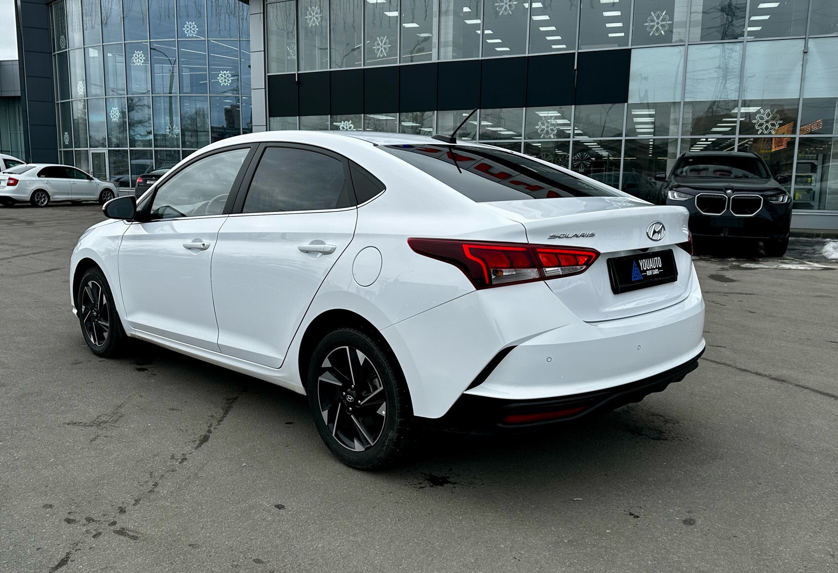 Аренда hyundai solaris эконом класса 2022 года в городе Москва от 2700 руб./сутки, передний привод, двигатель: бензин, объем 1.6 литров, каско (Мультидрайв), ОСАГО (Мультидрайв), без водителя, недорого, вид 6 - RentRide