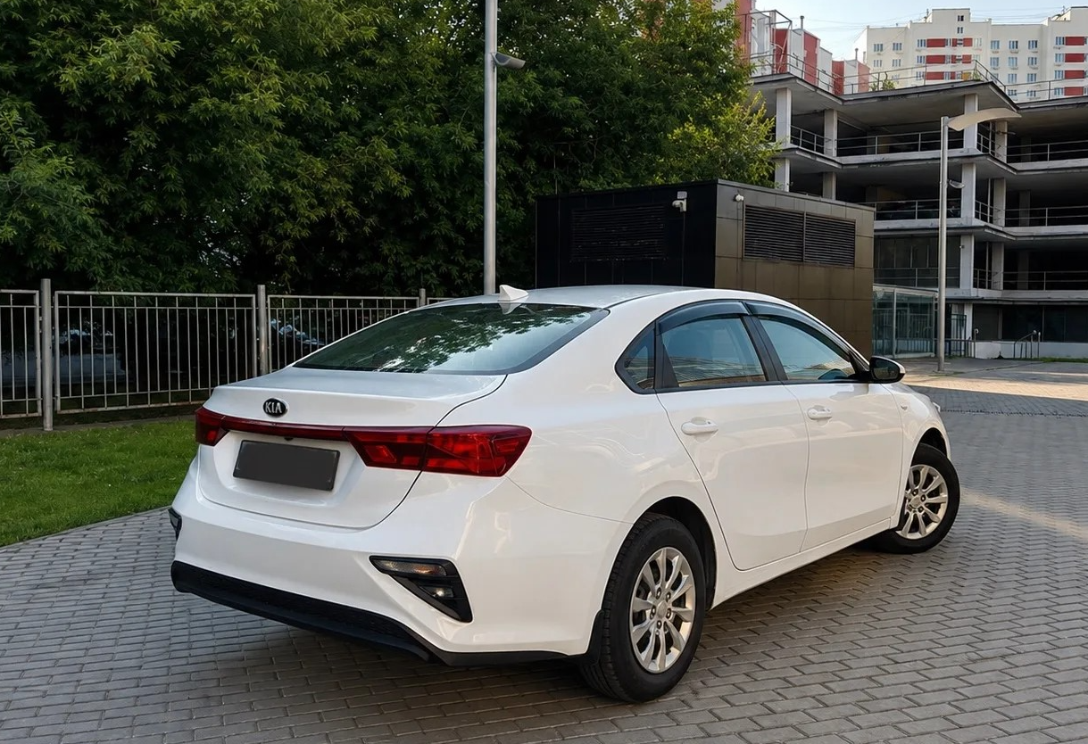 Аренда kia cerato комфорт класса 2021 года в городе Москва Перово от 3200 руб./сутки, передний привод, двигатель: бензин, объем 1.6 литров, каско (Впишу в полис), ОСАГО (Впишу в полис), без водителя, недорого, вид 2 - RentRide
