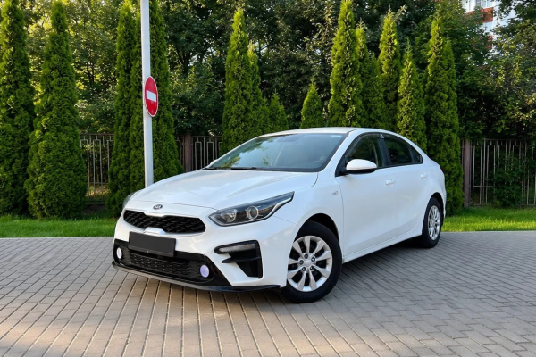 Прокат авто kia cerato комфорт класса 2021 года в городе Москва Перово от 3200 руб./сутки, передний привод, двигатель: бензин, объем 1.6 литров, каско (Впишу в полис), ОСАГО (Впишу в полис), без водителя, недорого - RentRide