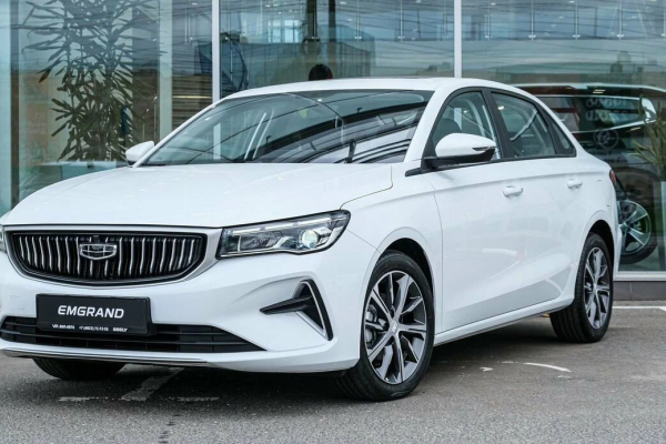 Прокат авто geely emgrand-ec7 комфорт класса 2024 года в городе Пенза от 3200 руб./сутки, передний привод, двигатель: бензин, объем 1.6 литров, ОСАГО (Мультидрайв), без водителя, недорого - RentRide