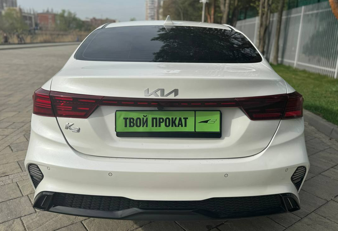 Аренда kia k3 комфорт класса 2021 года в городе Москва от 4400 руб./сутки, передний привод, двигатель: бензин, объем 1.6 литров, ОСАГО (Мультидрайв), без водителя, недорого, вид 5 - RentRide