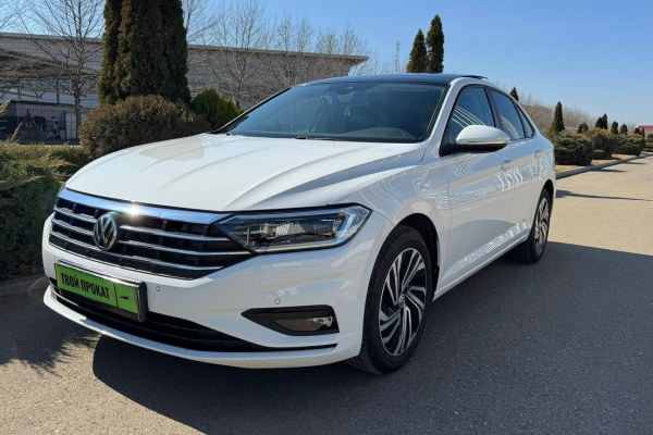 Прокат авто volkswagen jetta комфорт класса 2021 года в городе Краснодар от 4400 руб./сутки, передний привод, двигатель: бензин, объем 1.4 литра, ОСАГО (Мультидрайв), без водителя, недорого - RentRide