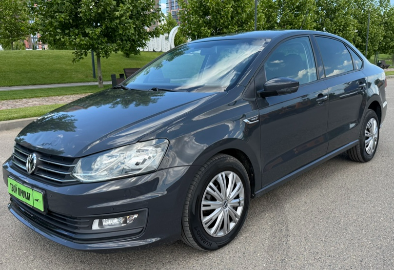 Аренда volkswagen polo эконом класса 2018 года в городе Москва от 2800 руб./сутки, передний привод, двигатель: бензин, объем 1.6 литров, ОСАГО (Мультидрайв), без водителя, недорого - RentRide