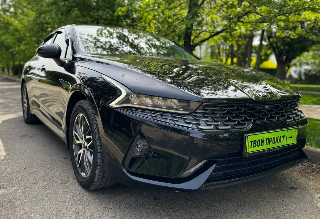 Аренда kia k5 комфорт класса 2020 года в городе Москва от 5280 руб./сутки, передний привод, двигатель: бензин, объем 2 литра, ОСАГО (Мультидрайв), без водителя, недорого - RentRide