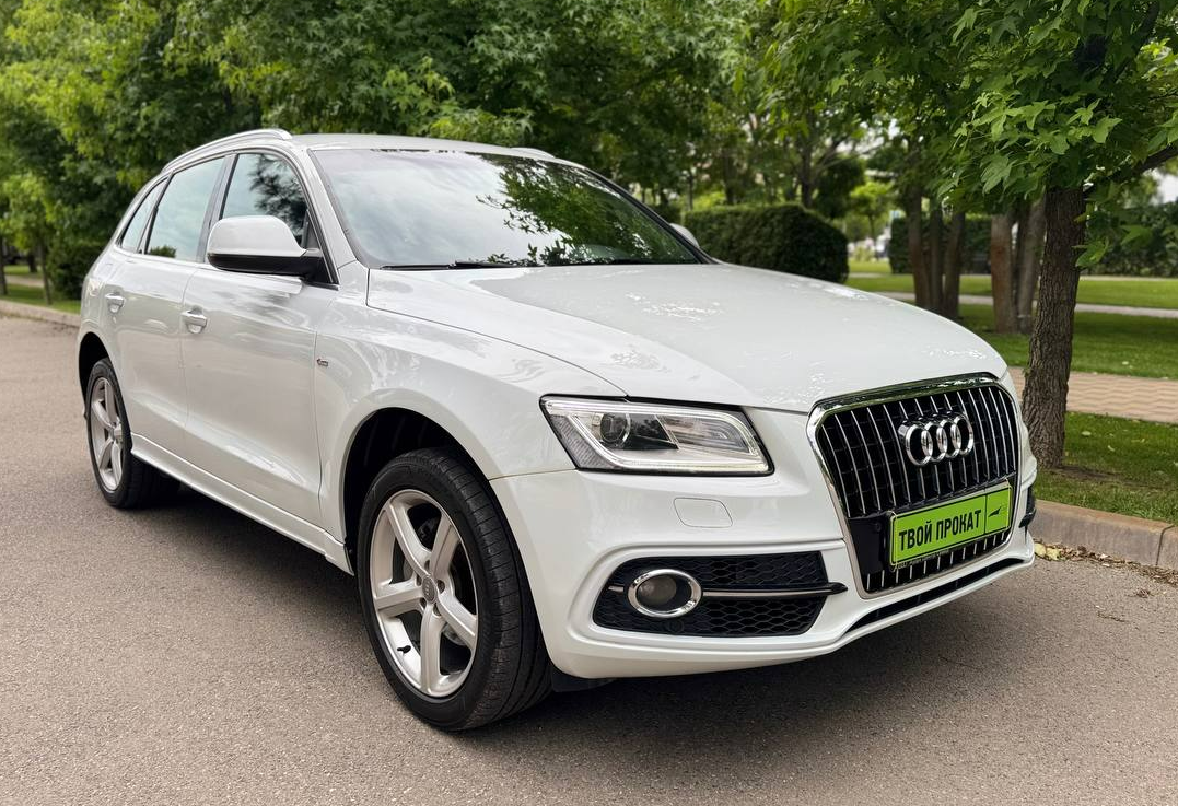 Аренда audi q5 бизнес класса 2014 года в городе Москва от 5040 руб./сутки, полный привод, двигатель: бензин, объем 2 литра, ОСАГО (Мультидрайв), без водителя, недорого - RentRide
