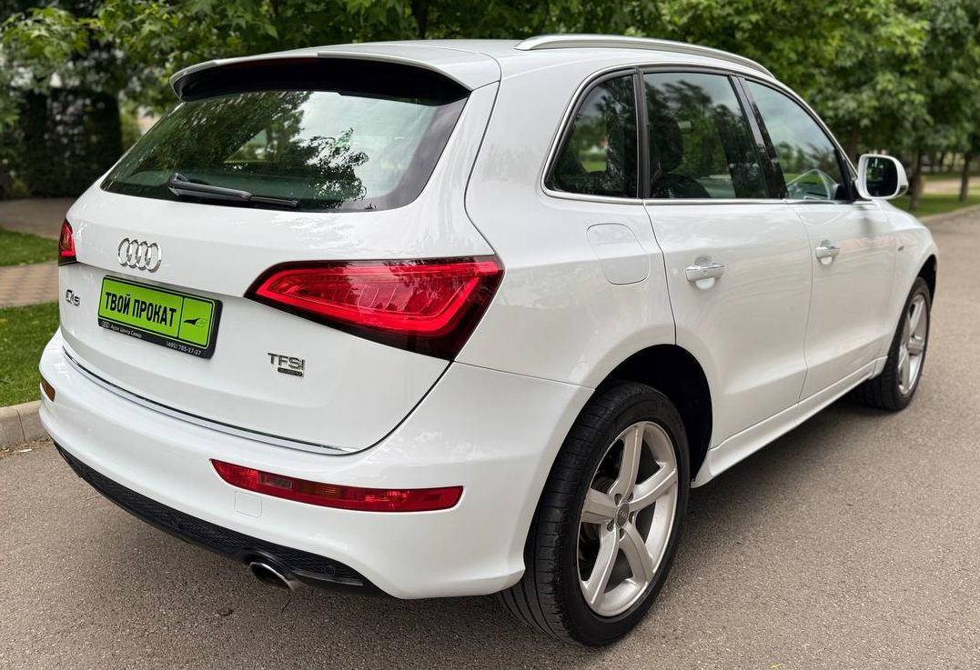 Аренда audi q5 бизнес класса 2014 года в городе Москва от 5040 руб./сутки, полный привод, двигатель: бензин, объем 2 литра, ОСАГО (Мультидрайв), без водителя, недорого, вид 4 - RentRide