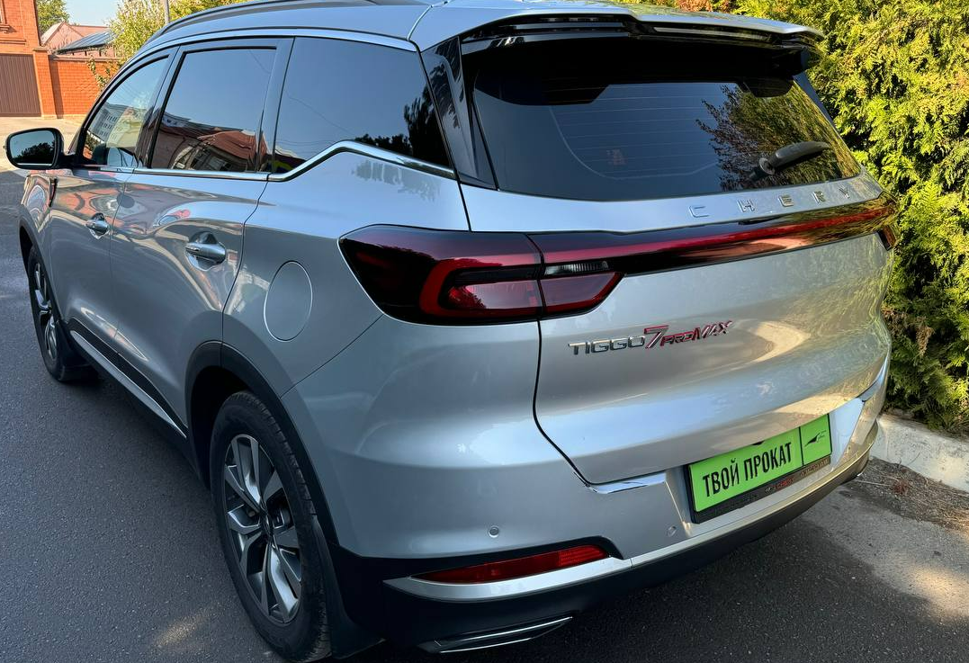 Аренда chery tiggo-7-pro-max комфорт класса 2023 года в городе Москва от 4072 руб./сутки, передний привод, двигатель: бензин, объем 1.5 литров, ОСАГО (Мультидрайв), без водителя, недорого, вид 4 - RentRide