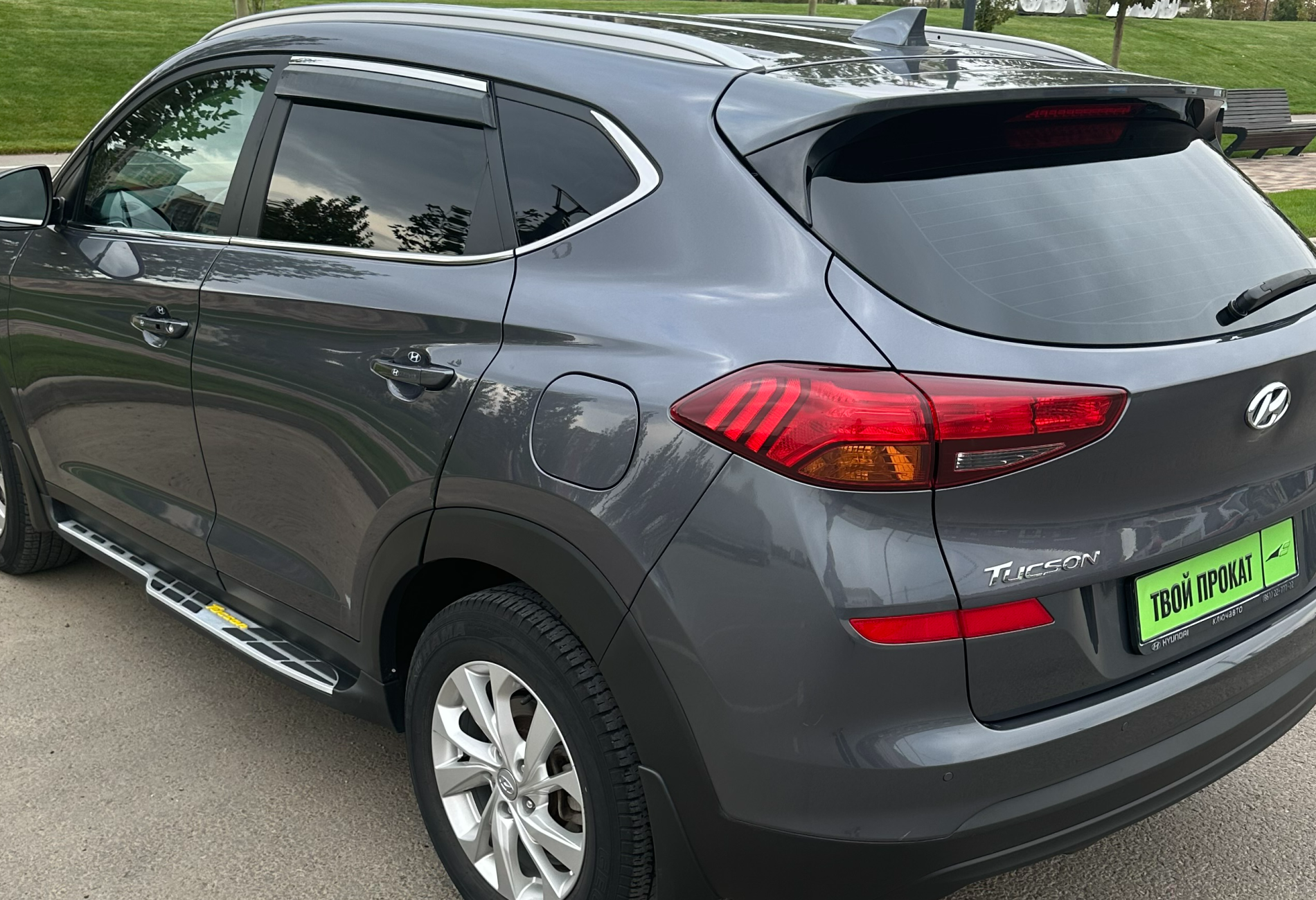 Аренда hyundai tucson комфорт класса 2018 года в городе Москва от 4792 руб./сутки, передний привод, двигатель: бензин, объем 2 литра, ОСАГО (Мультидрайв), без водителя, недорого, вид 3 - RentRide